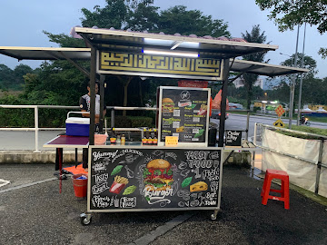 Gerai GF Burger di Mantin