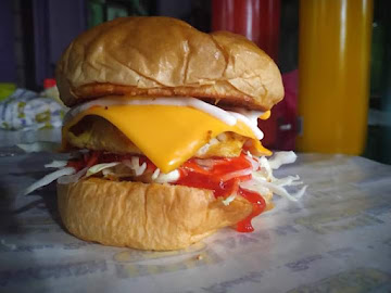 Gerai BURGER BUDAK PAROI di Ampangan