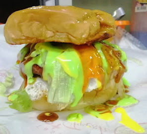 Gerai ALONG BURGER BOTAK di Gemas