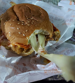 Gerai Hot & Spicy Burger Cawangan Gemencheh di Gemencheh
