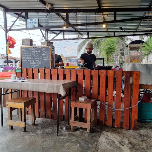 Gambar gerai Burger Abah Den di Seremban