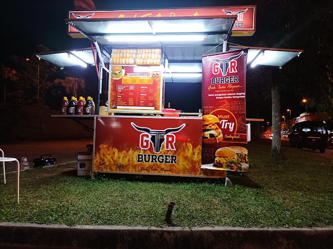 Gambar gerai GTR Burger Garden Homes di Seremban 2