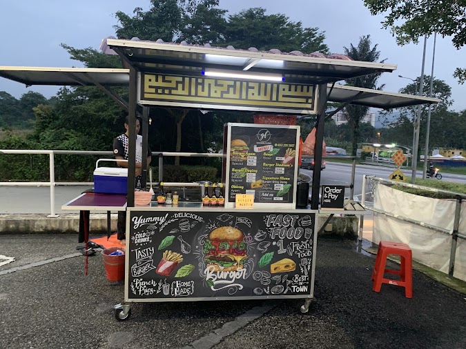 Gambar gerai GF Burger di Mantin