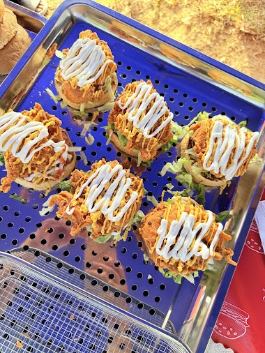 Gambar gerai Burger Crispy Shahz di Mantin