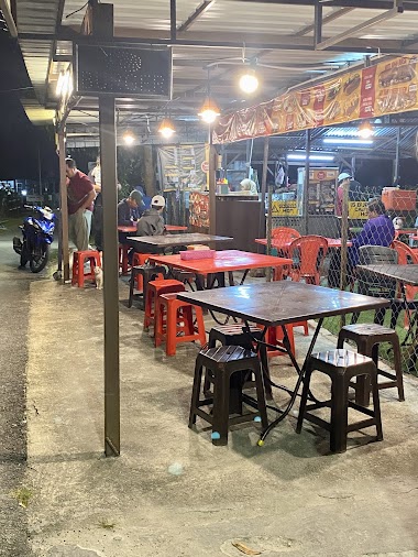 Gambar gerai Is Burger di Seremban