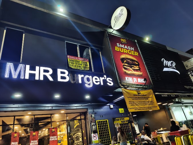 Gambar gerai MHR Burger's di Port Dickson