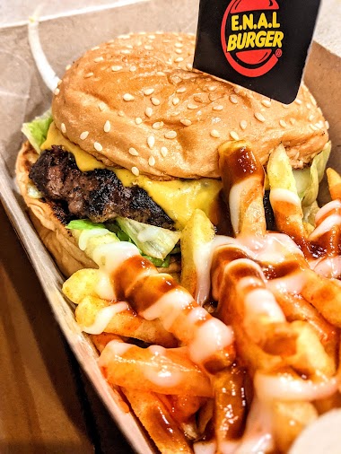 Gambar gerai ENAL Burger di Nilai