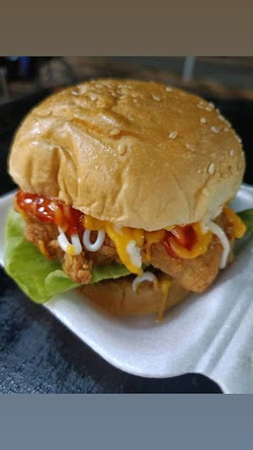 Gambar gerai Arejumie burger corner di Pajam