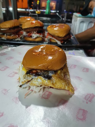 Gambar gerai The Superb Burger di Bandar Enstek