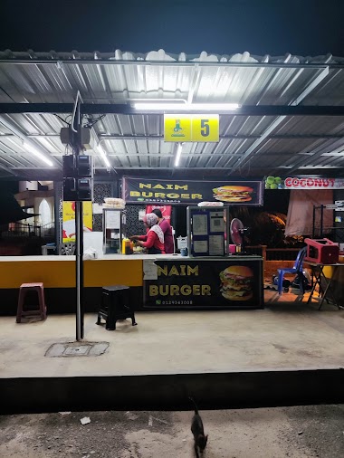 Gambar gerai Naim Burger di Rembau